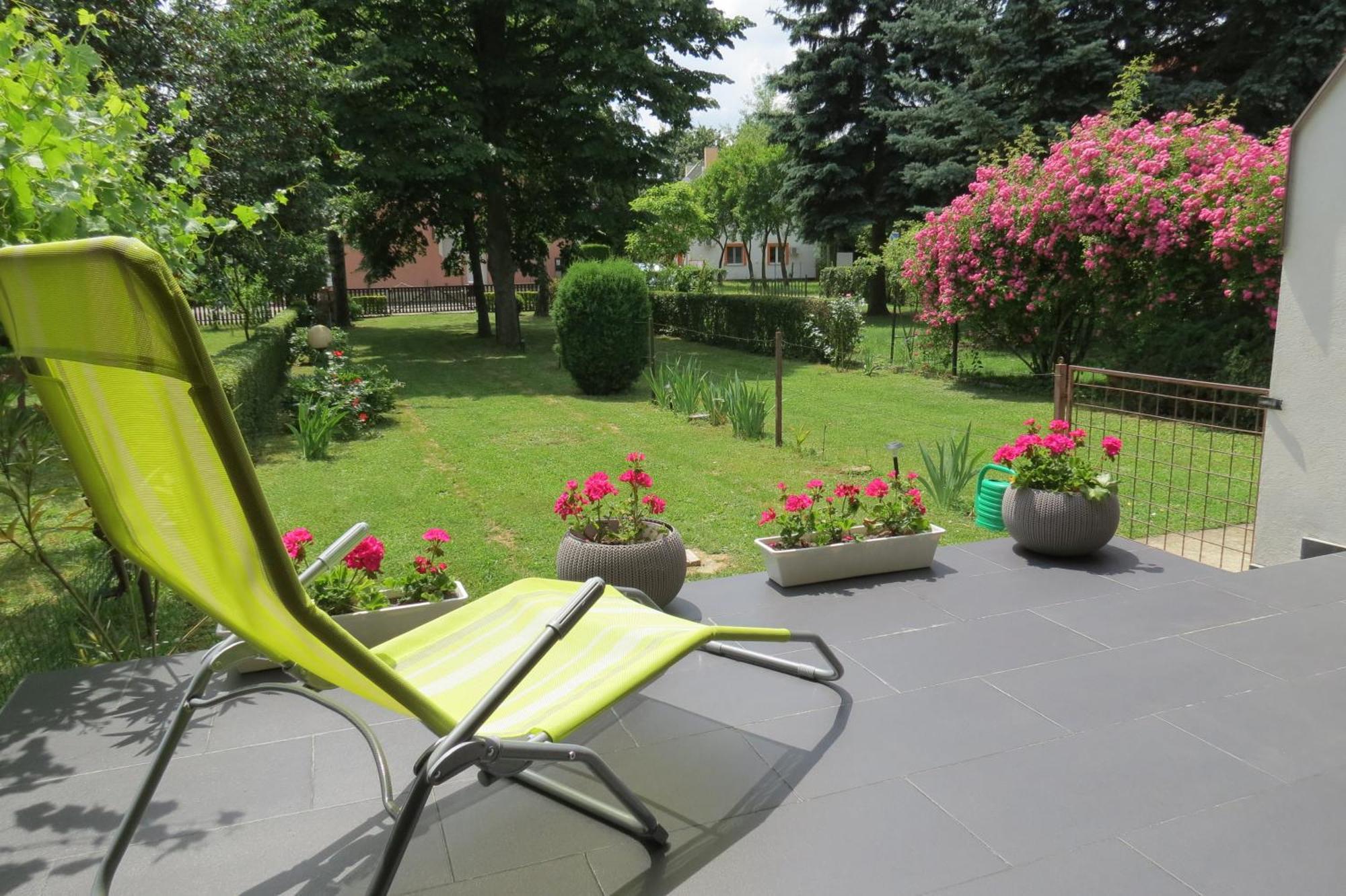 Titi Classic & Trendy Apartman Buk Exterior photo