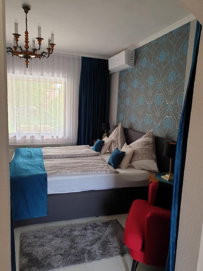 Titi Classic & Trendy Apartman Buk Exterior photo
